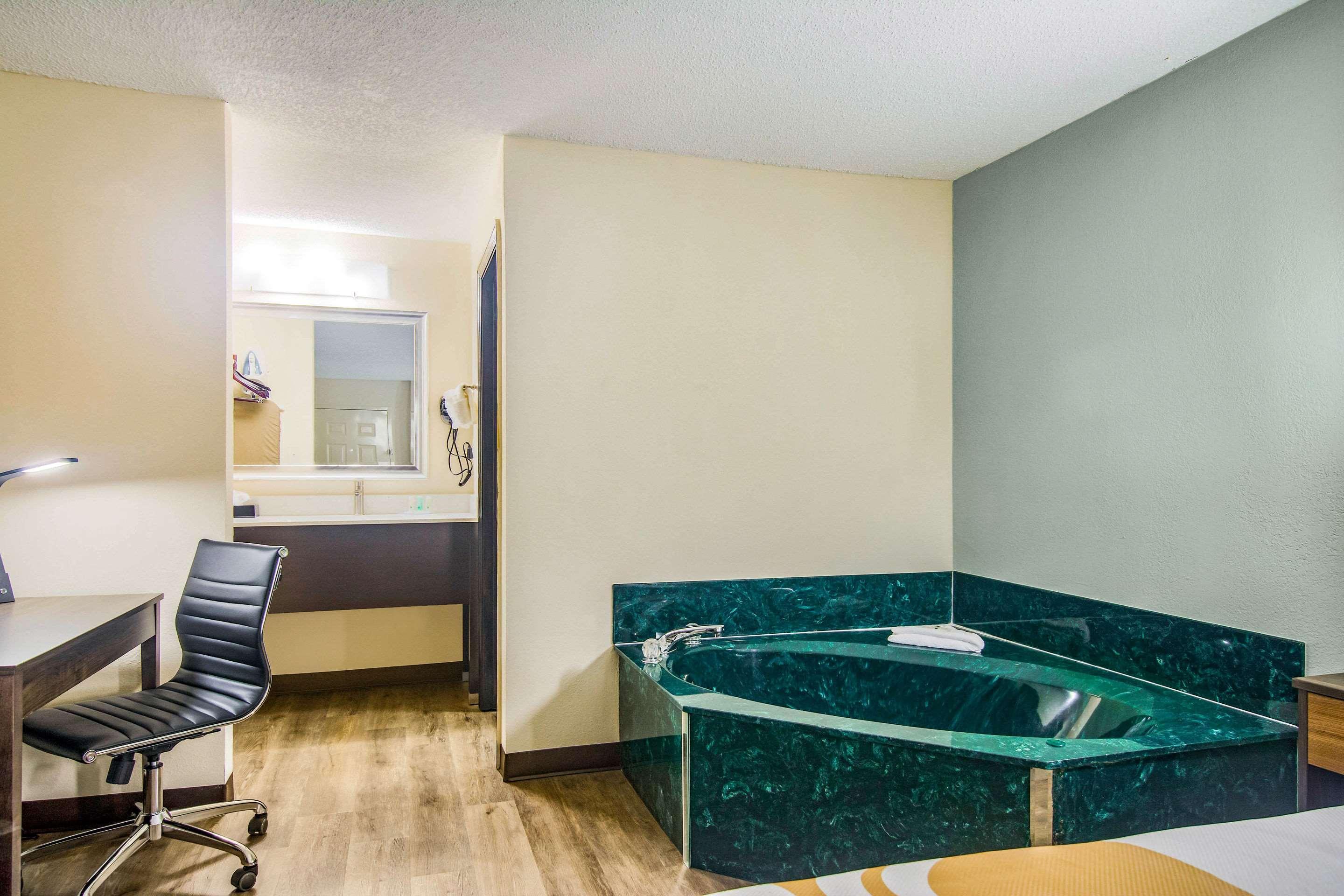 Quality Inn & Suites Lake City Exteriér fotografie